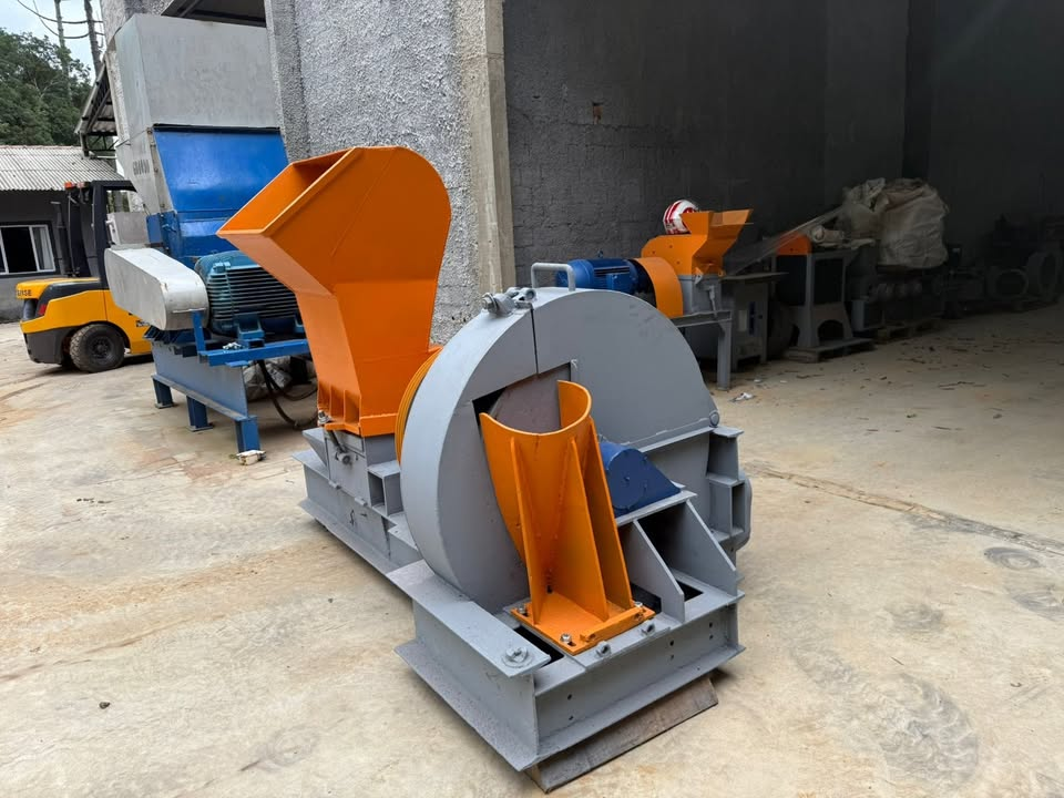 Picador de Madeira com Sistema Duplo de Funcionamento