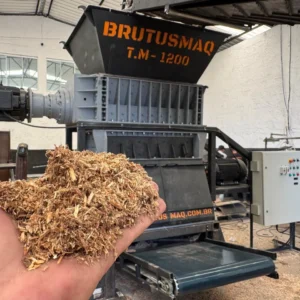 Triturador de Madeira Industrial com Moinho Martelo Acoplado