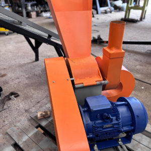 Moinho martelo com exaustor acoplado